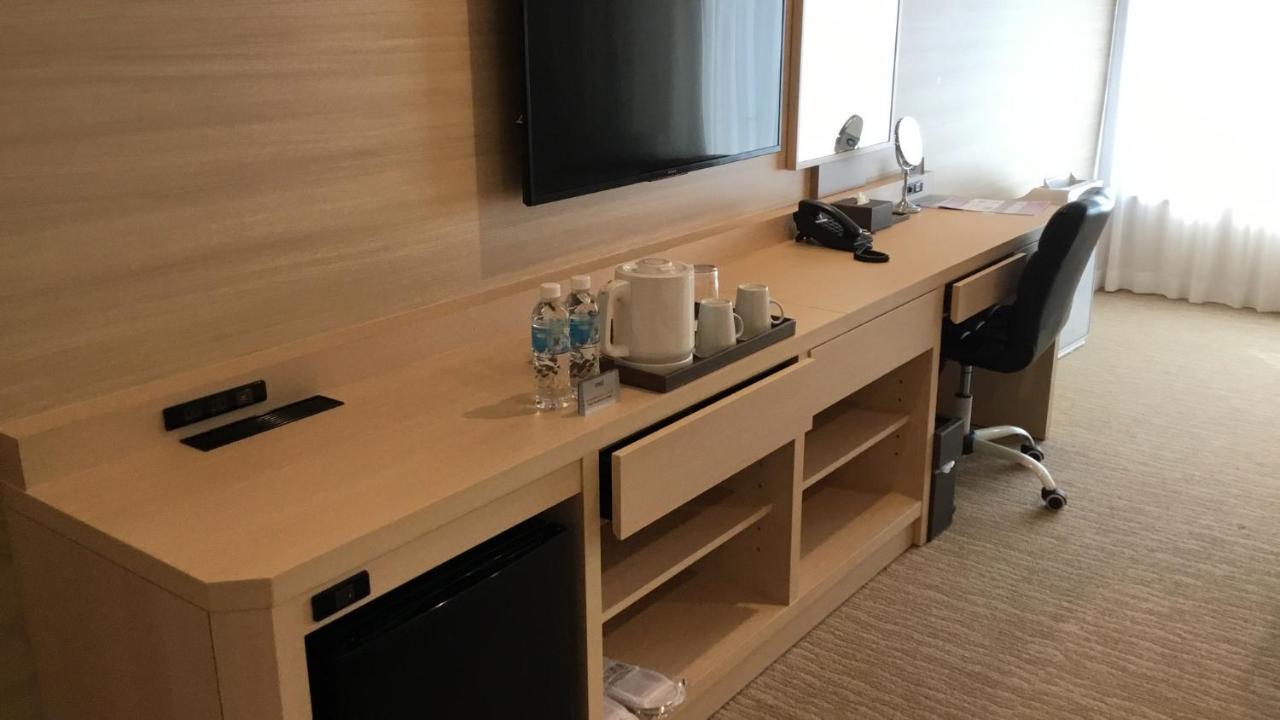 Odysis Suites Osaka Airport Hotel Идзумисано Экстерьер фото