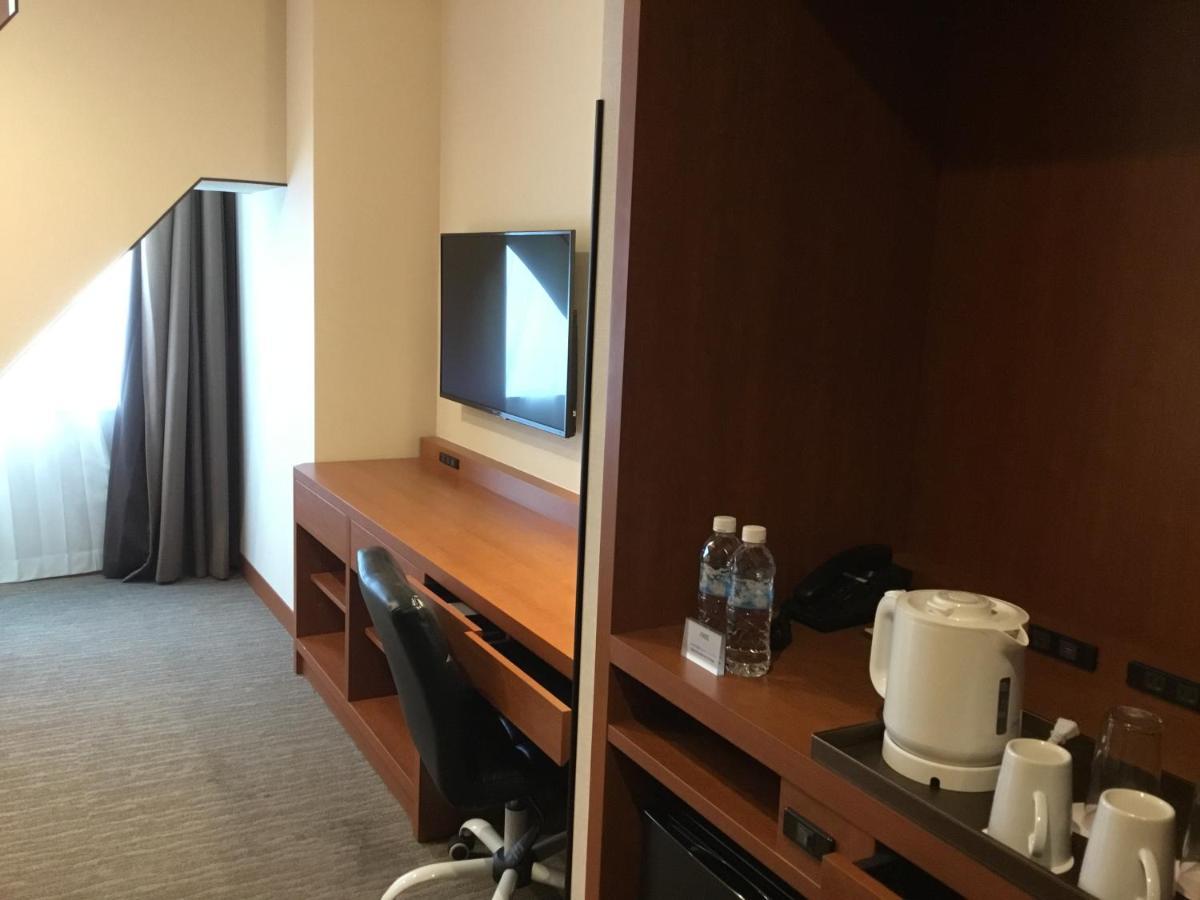 Odysis Suites Osaka Airport Hotel Идзумисано Экстерьер фото